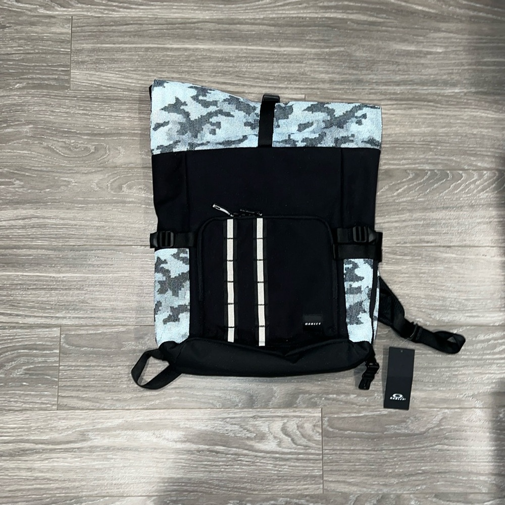 Oakley utility roll up backpack. NWT.